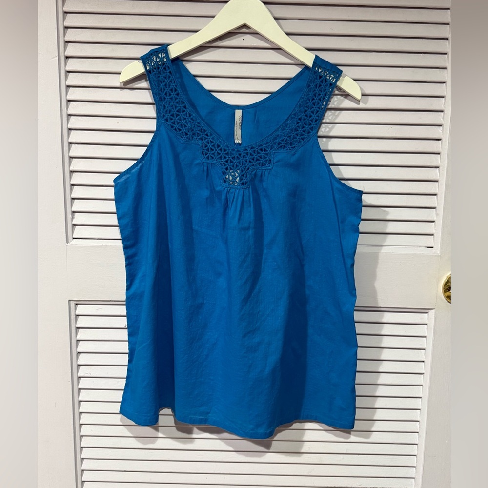 NWT Old Navy Vibrant Blue Lace Trim Top Size Large
